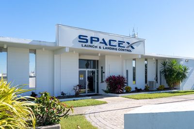 SpaceX Has an Emerging Challenger in Space. Here’s the One Thing Rivals Can’t Copy.